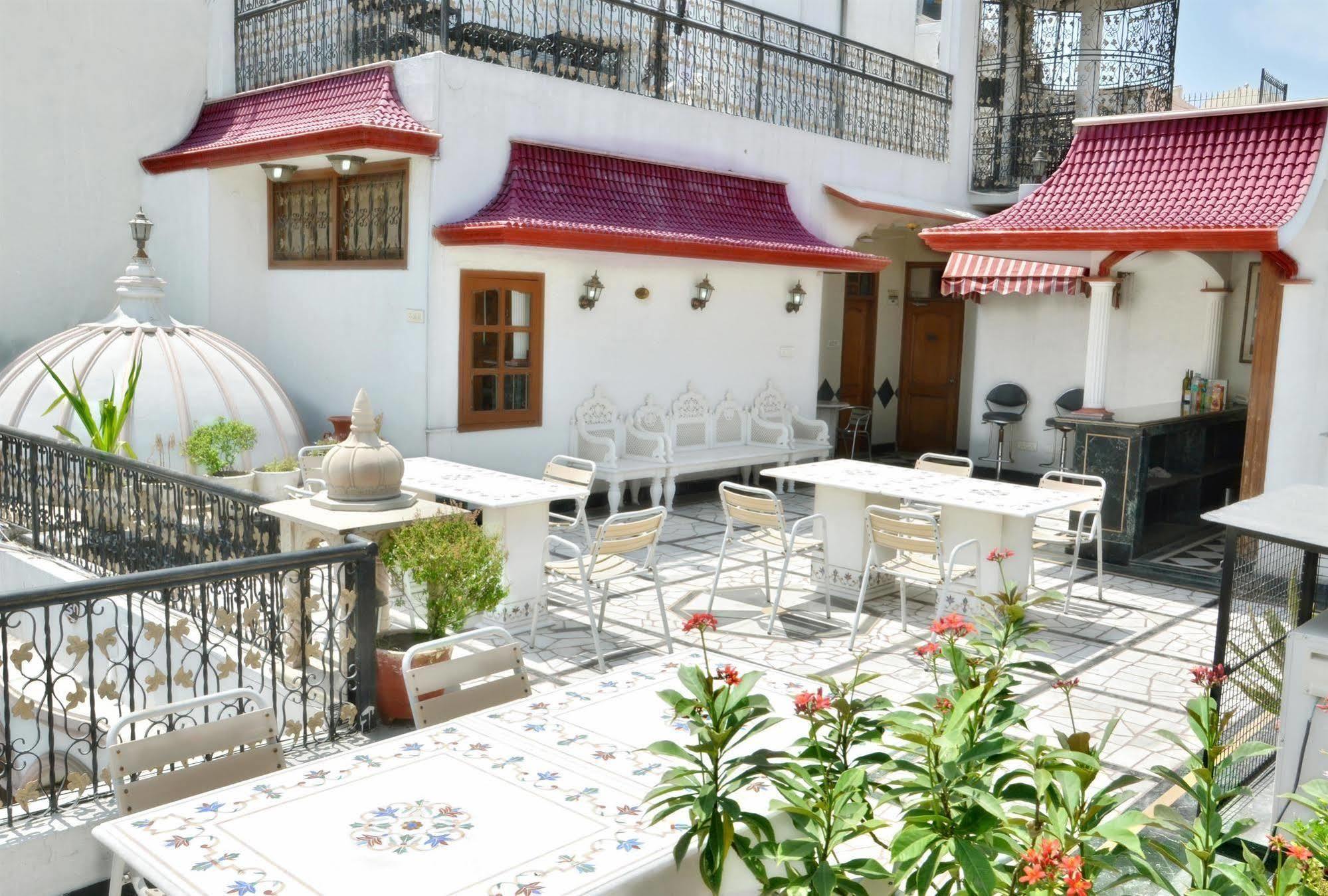 Bajaj Indian Home Stay New Delhi Buitenkant foto