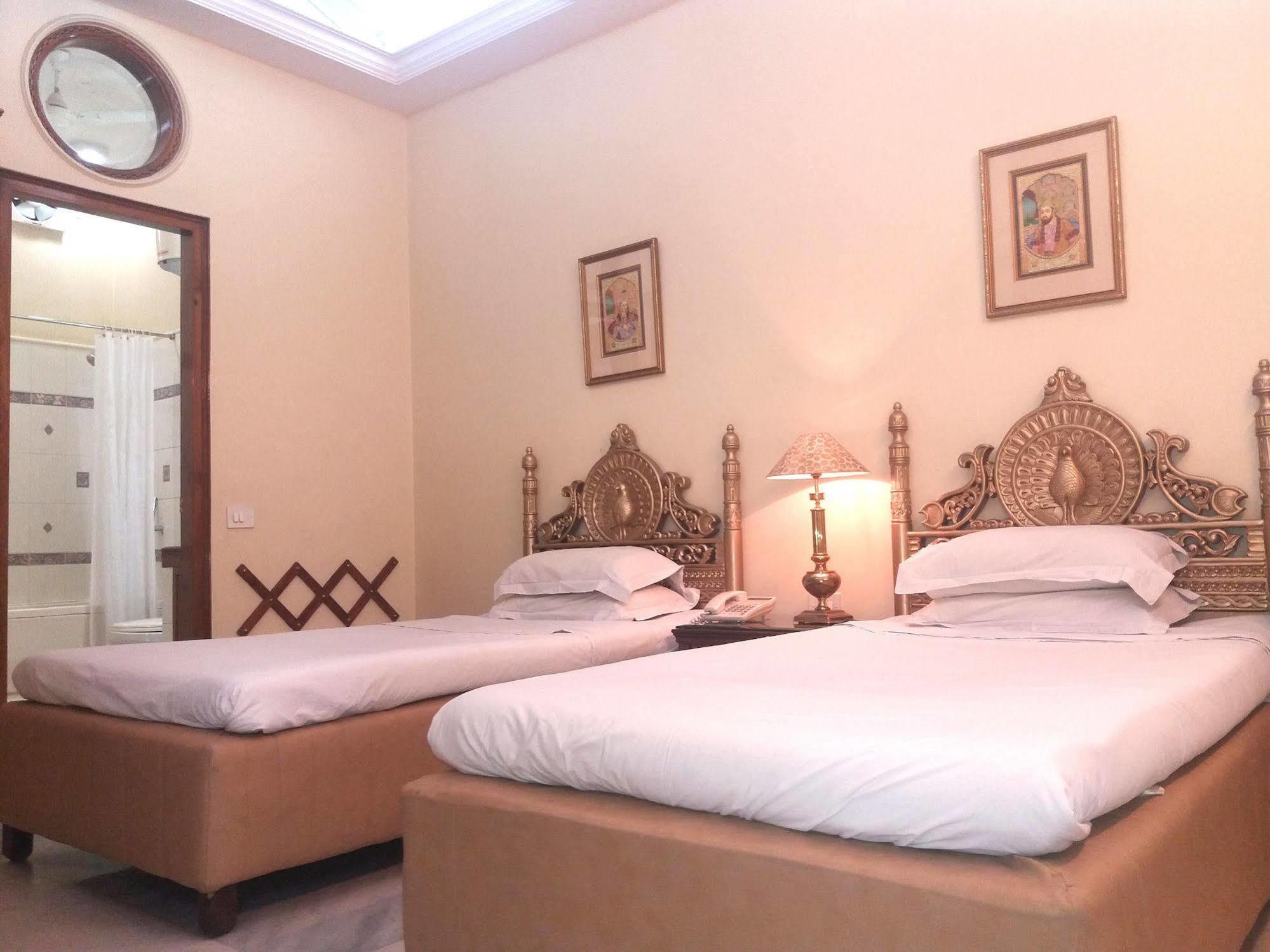 Bajaj Indian Home Stay New Delhi Buitenkant foto