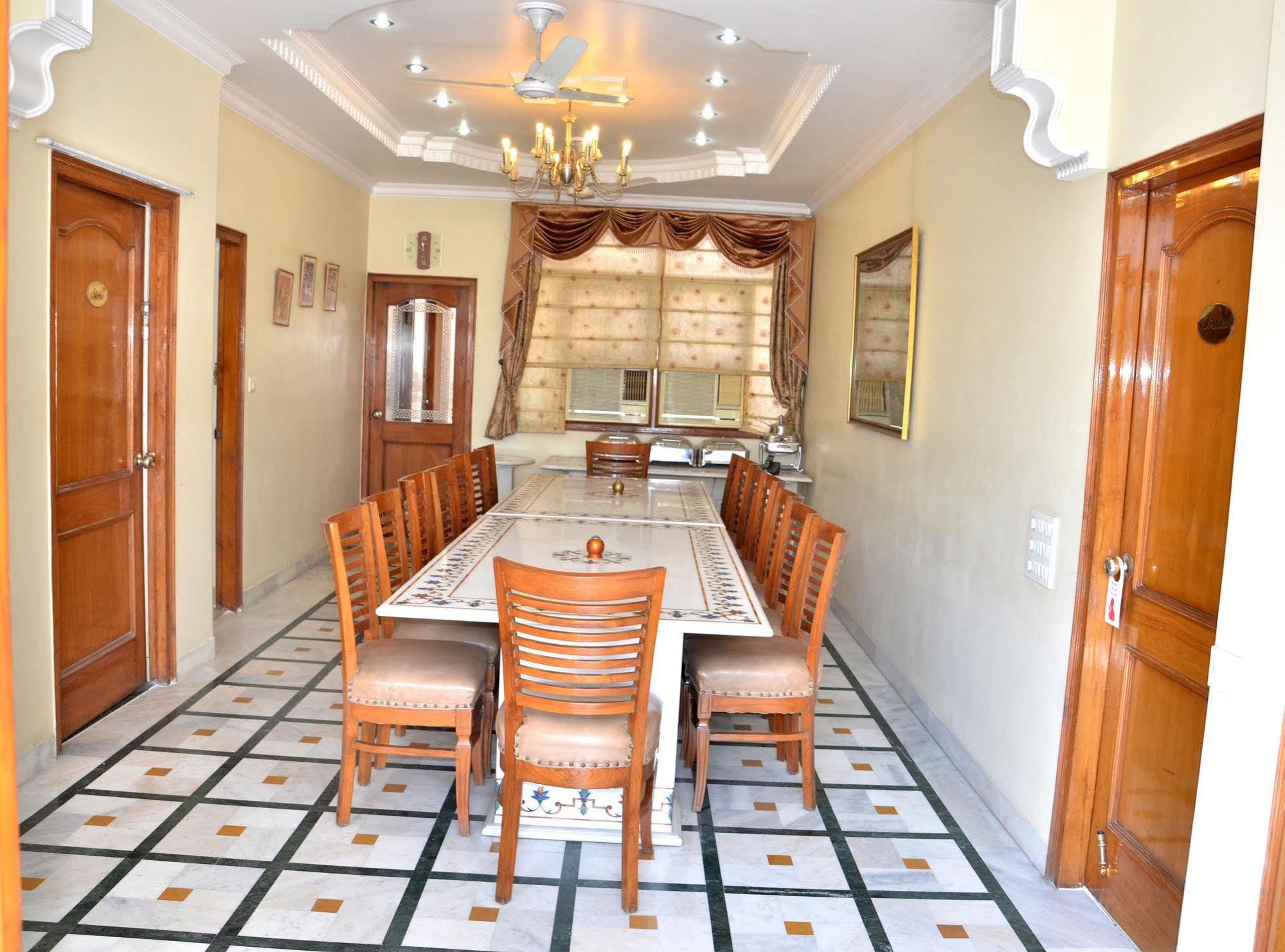 Bajaj Indian Home Stay New Delhi Buitenkant foto