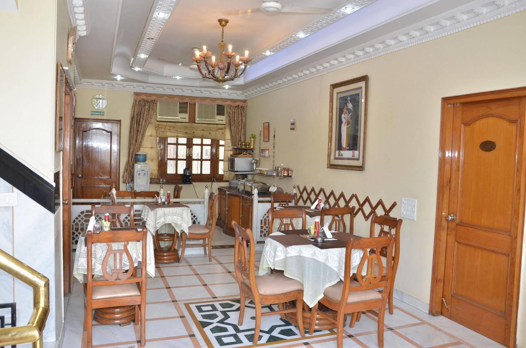 Bajaj Indian Home Stay New Delhi Buitenkant foto