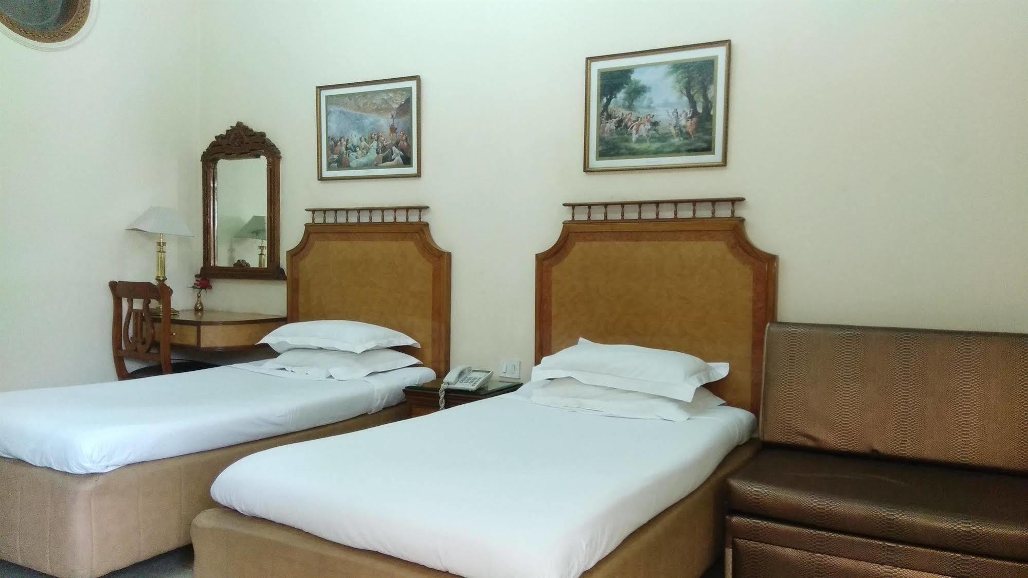 Bajaj Indian Home Stay New Delhi Buitenkant foto